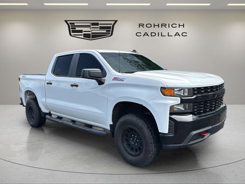 Used 2019 Chevrolet Silverado 1500 Custom Trail Boss w/ Custom Convenience Package AWD/4WD image 3
