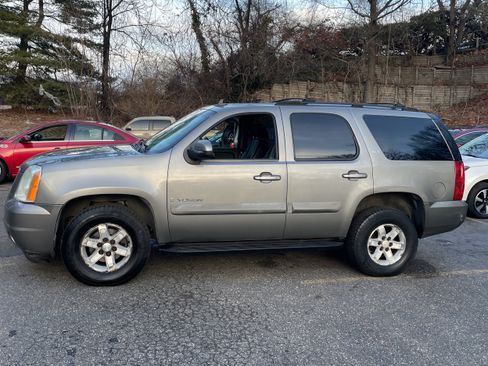 Used 2007 GMC Yukon SLT w/ SLT Preferred Equipment Group AWD/4WD image 4