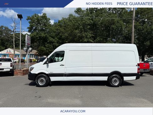 Used 2015 Mercedes-Benz Sprinter 2500 image 2