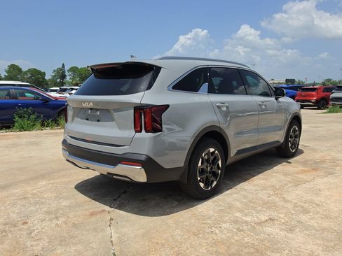 New 2026 Kia Sorento S FWD image 8