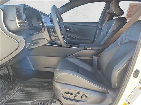 Used 2025 Toyota Crown Signia Limited image 17