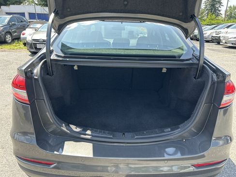 Used 2020 Ford Fusion SE FWD image 8