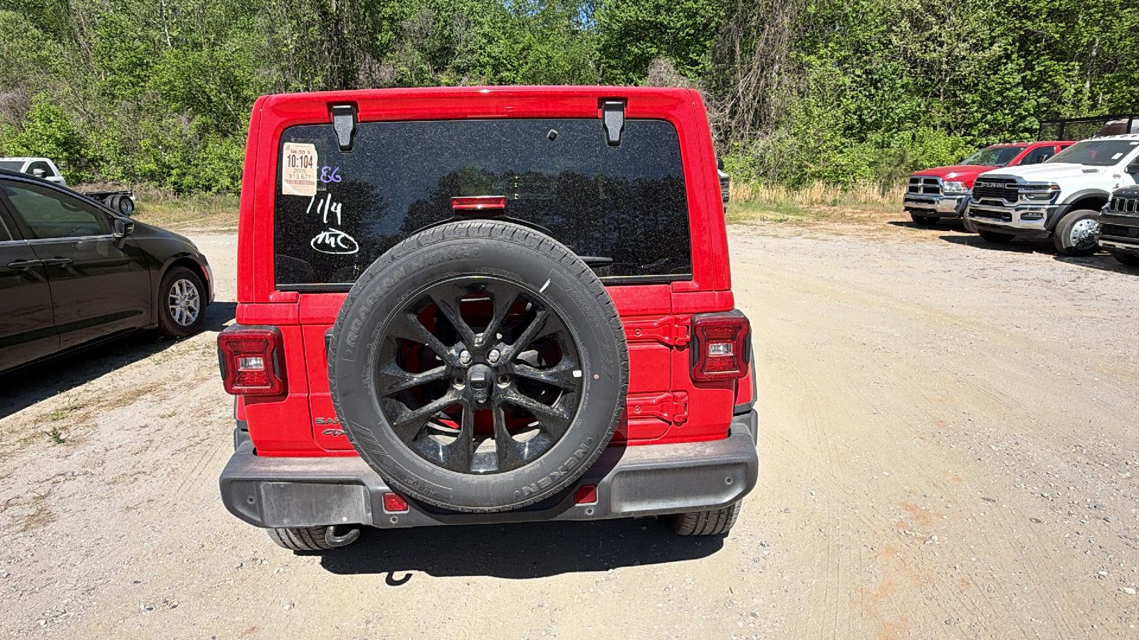 Used 2025 Jeep Wrangler Unlimited Sahara w/ Safety Group AWD/4WD image 9