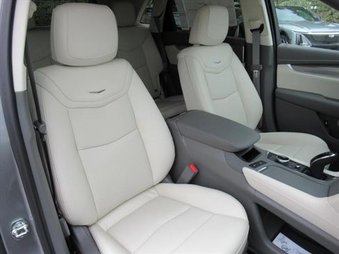 New 2026 Cadillac XT5 Premium Luxury w/ Driver Assist Package FWD image 8