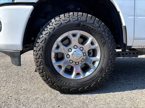 Used 2024 RAM 2500 Laramie AWD/4WD image 8