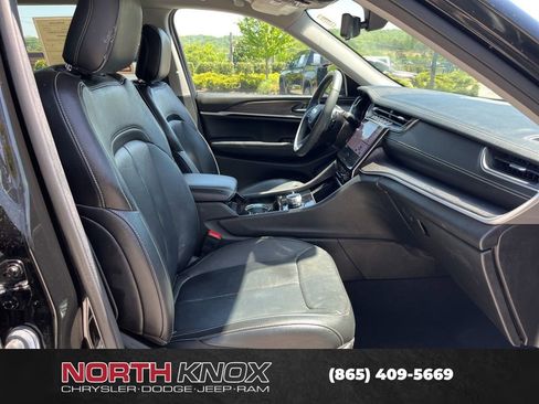 Used 2023 Jeep Grand Cherokee L Limited w/ Luxury Tech Group II AWD/4WD image 27