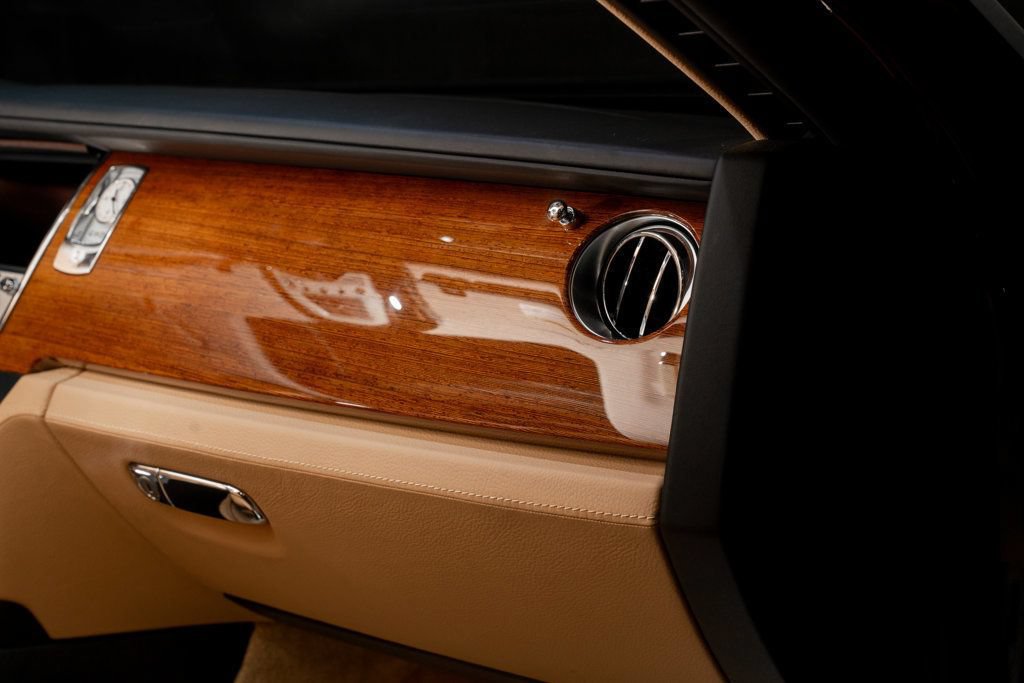Used 2010 Rolls-Royce Ghost RWD image 19