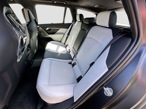 New 2026 BMW M5 Touring image 19