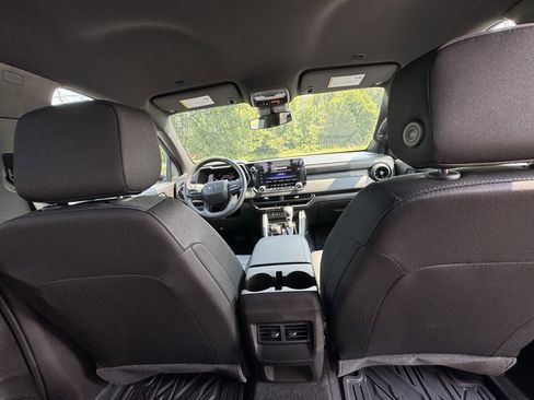 Used 2025 Chevrolet Colorado Trail Boss image 34