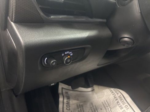 Used 2023 Chevrolet Traverse Premier w/ Redline Edition image 15