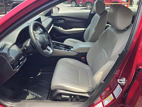 Used 2024 Honda Accord Touring image 11