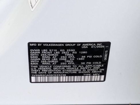 Used 2025 Volkswagen Atlas SE FWD image 37