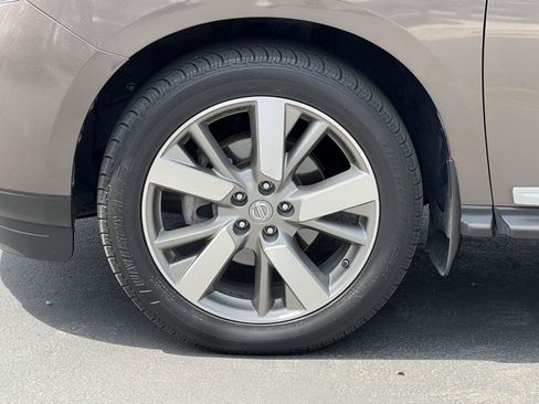 Used 2015 Nissan Pathfinder Platinum AWD/4WD image 13