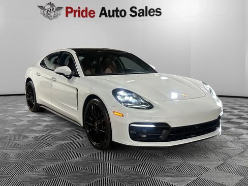Used 2023 Porsche Panamera RWD image 4