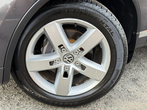 Used 2012 Volkswagen Touareg VR6 image 81