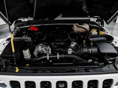 Used 2022 Jeep Wrangler Unlimited Rubicon w/ Xtreme Recon 35" Tire Package image 3