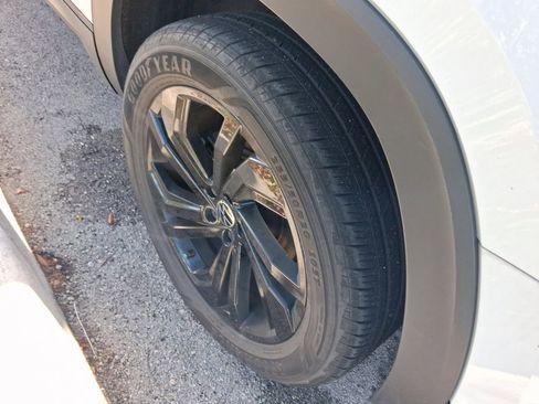 Used 2022 Volkswagen Atlas SE w/ Black Wheel Package image 10