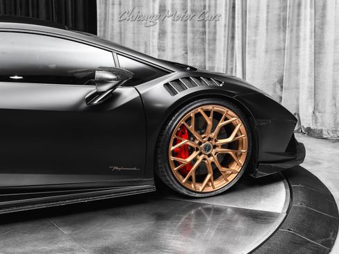 Used 2018 Lamborghini Huracan Performante image 44