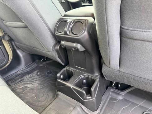 Used 2026 Jeep Wrangler Unlimited Sport AWD/4WD image 36