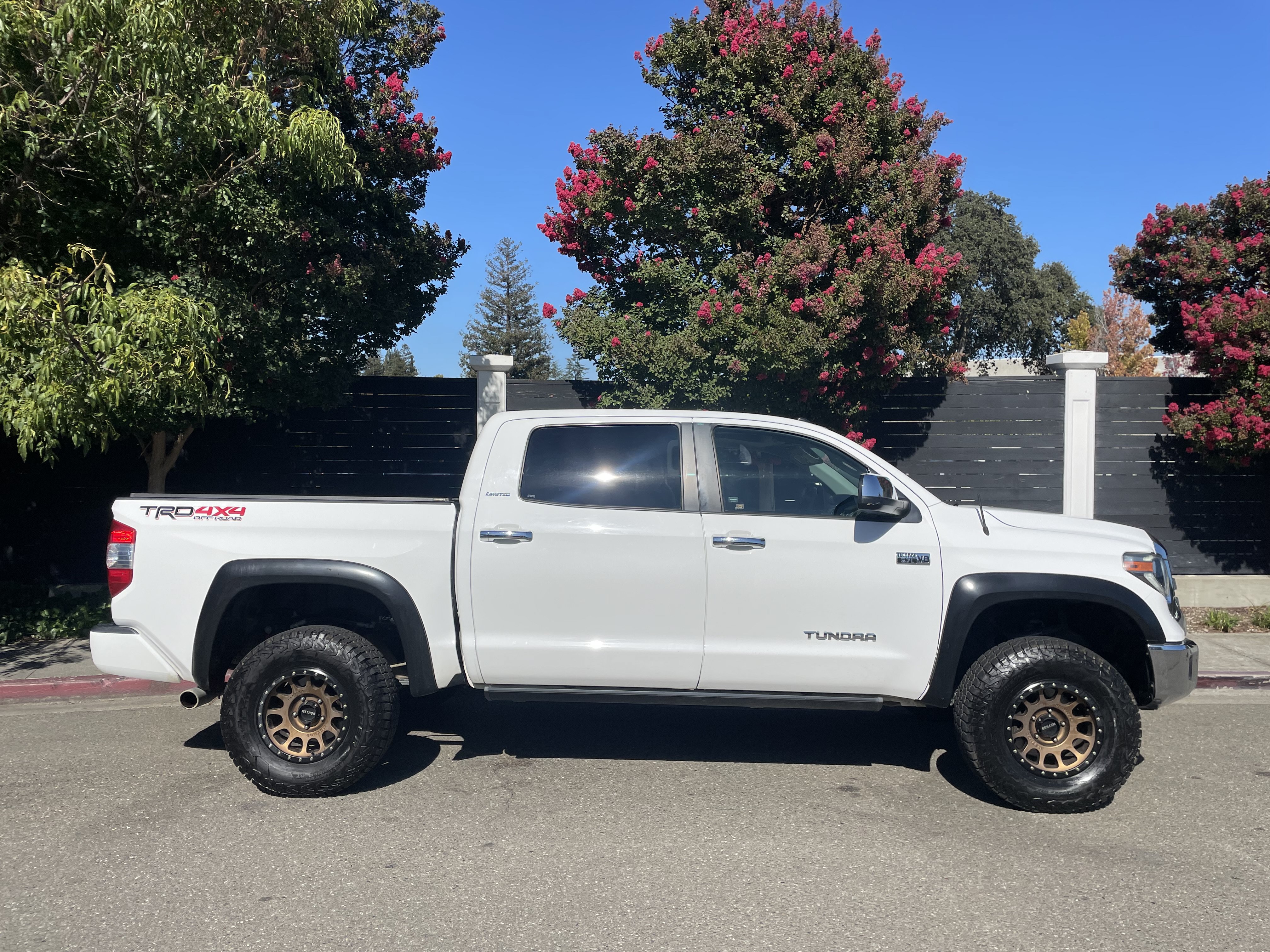 Used 2018 Toyota Tundra Limited w/ Limited Premium Package AWD/4WD image 1
