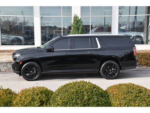 Used 2021 Chevrolet Suburban High Country w/ Premium Package image 6