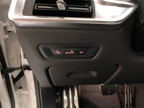 New 2026 BMW X5 M60i image 19