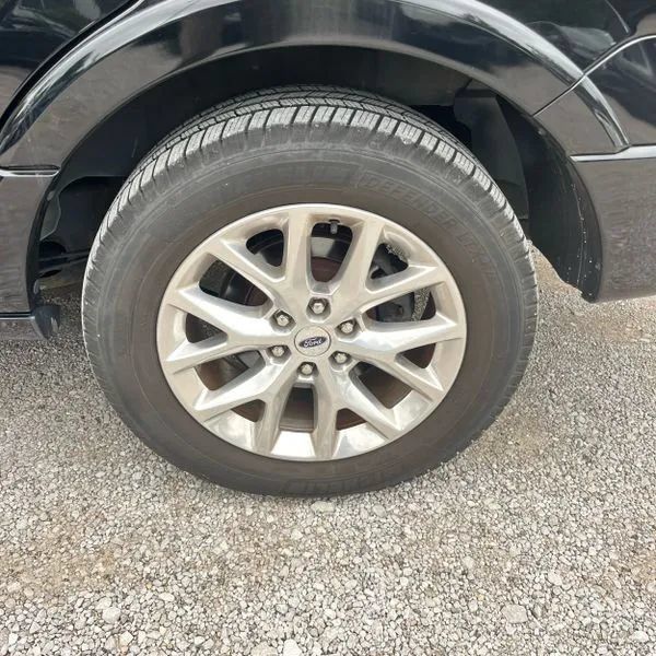 Used 2016 Ford Expedition Limited w/ Equipment Group 301A AWD/4WD image 18