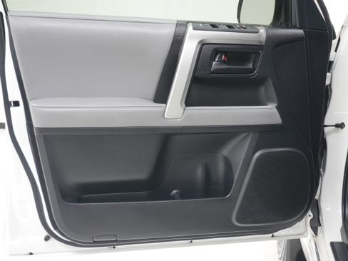 Used 2013 Toyota 4Runner SR5 RWD image 15