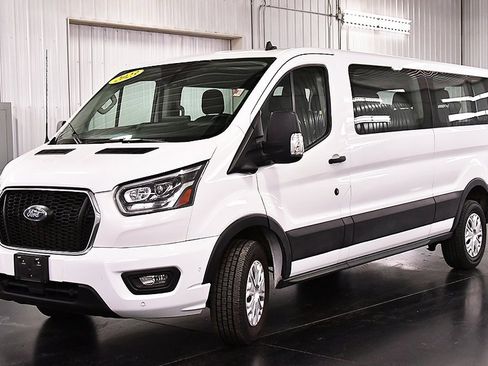 Used 2023 Ford Transit 350 XLT image 3