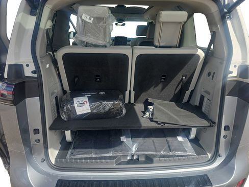 New 2025 Volkswagen ID. Buzz 1st Edition image 16