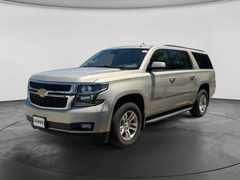 Used 2016 Chevrolet Suburban LT w/ Luxury Package AWD/4WD image 4