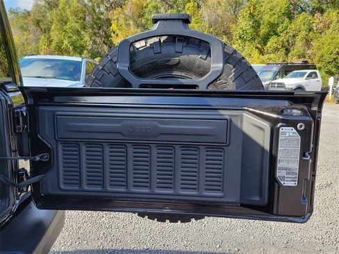 Used 2023 Jeep Wrangler Unlimited Rubicon 4xe w/ Steel Bumper Group image 7