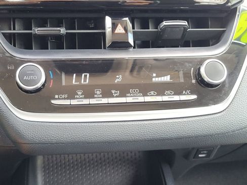 Used 2024 Toyota Corolla LE FWD image 13