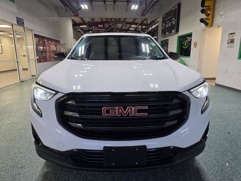 Used 2020 GMC Terrain SLT w/ Preferred Package AWD/4WD image 3
