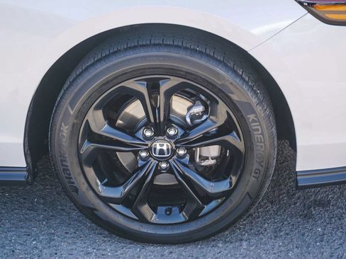 Used 2025 Honda Accord SE image 9