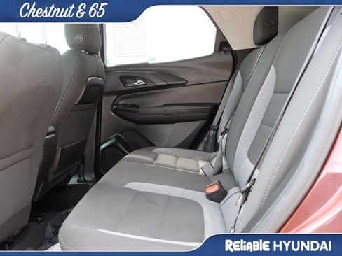 Used 2022 Chevrolet TrailBlazer LT FWD image 18