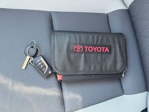 Used 2025 Toyota Corolla LE image 20