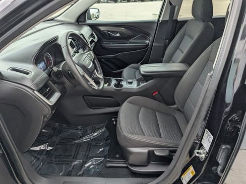 Used 2024 GMC Terrain SLE FWD image 2