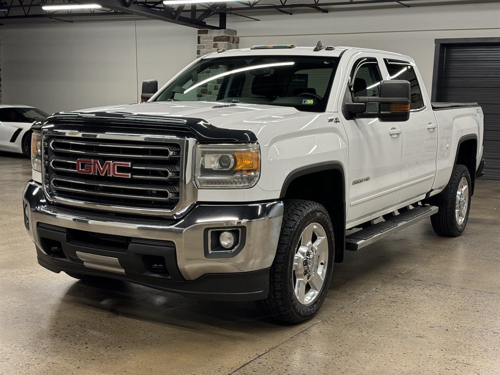 Used 2016 GMC Sierra 2500 SLE w/ Suspension Package, Off-Road AWD/4WD image 3