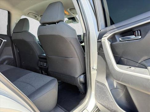 Used 2021 Toyota RAV4 XLE FWD image 22