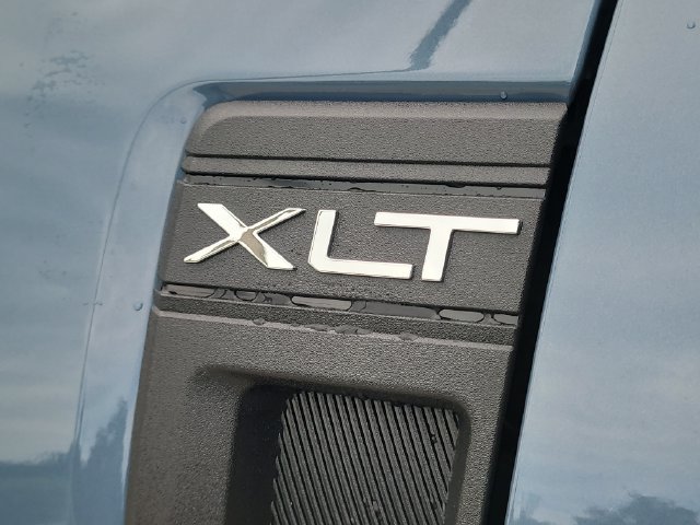 New 2026 Ford Maverick XLT w/ XLT Luxury Package FWD image 9
