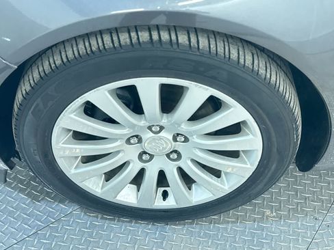 Used 2011 Buick Regal CXL image 10