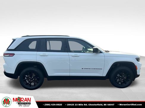 Used 2024 Jeep Grand Cherokee Altitude AWD/4WD image 6