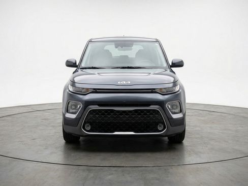 Used 2025 Kia Soul LX w/ LX Technology Package image 2