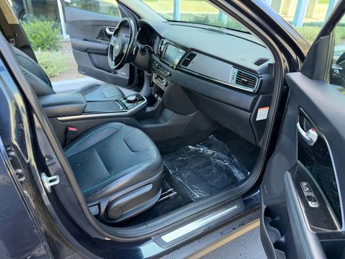 Used 2019 Kia Niro EX Premium FWD image 11