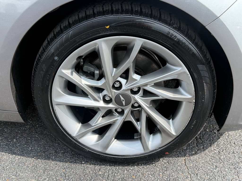 Used 2022 Genesis G70 2.0T RWD image 37