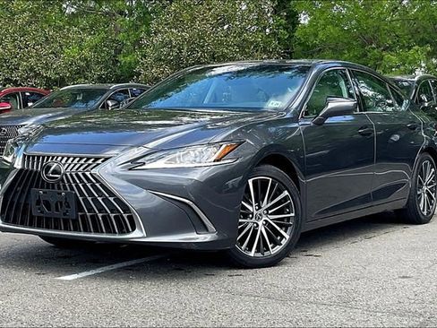 Used 2024 Lexus ES 350 w/ Premium Package FWD image 3