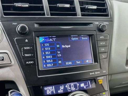 Used 2013 Toyota Prius V Five FWD image 19