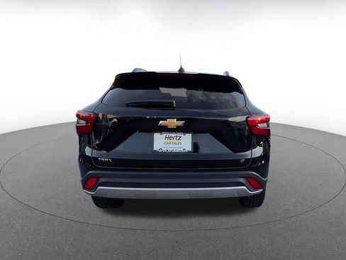 Used 2025 Chevrolet Trax LT image 11