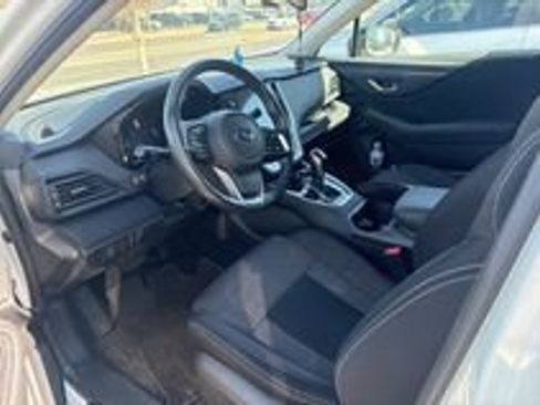 Used 2025 Subaru Outback Premium AWD/4WD image 3
